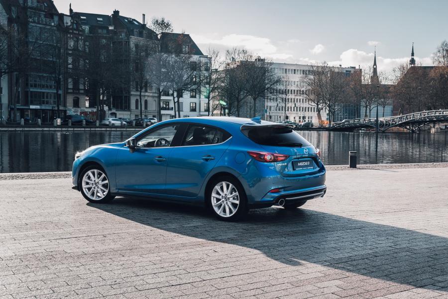  Mazda3 Hatchback Accessorized 2016 года  (WW) (фото 9 из 13)